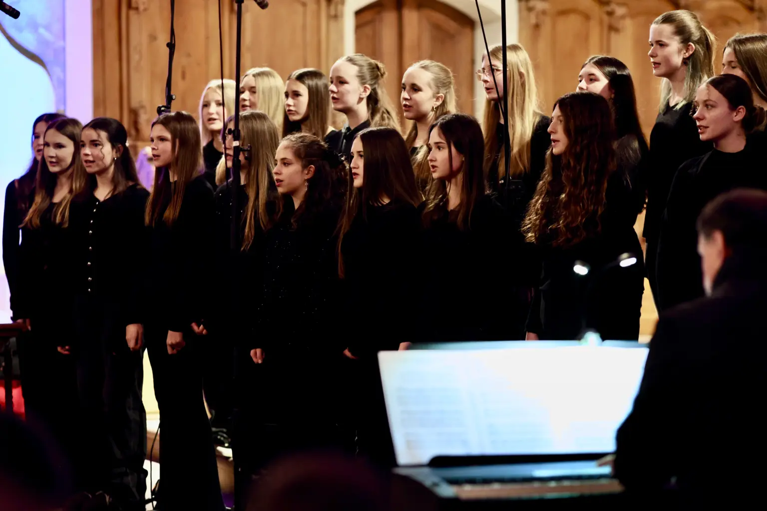 Bild 20251203 192352 335e0868