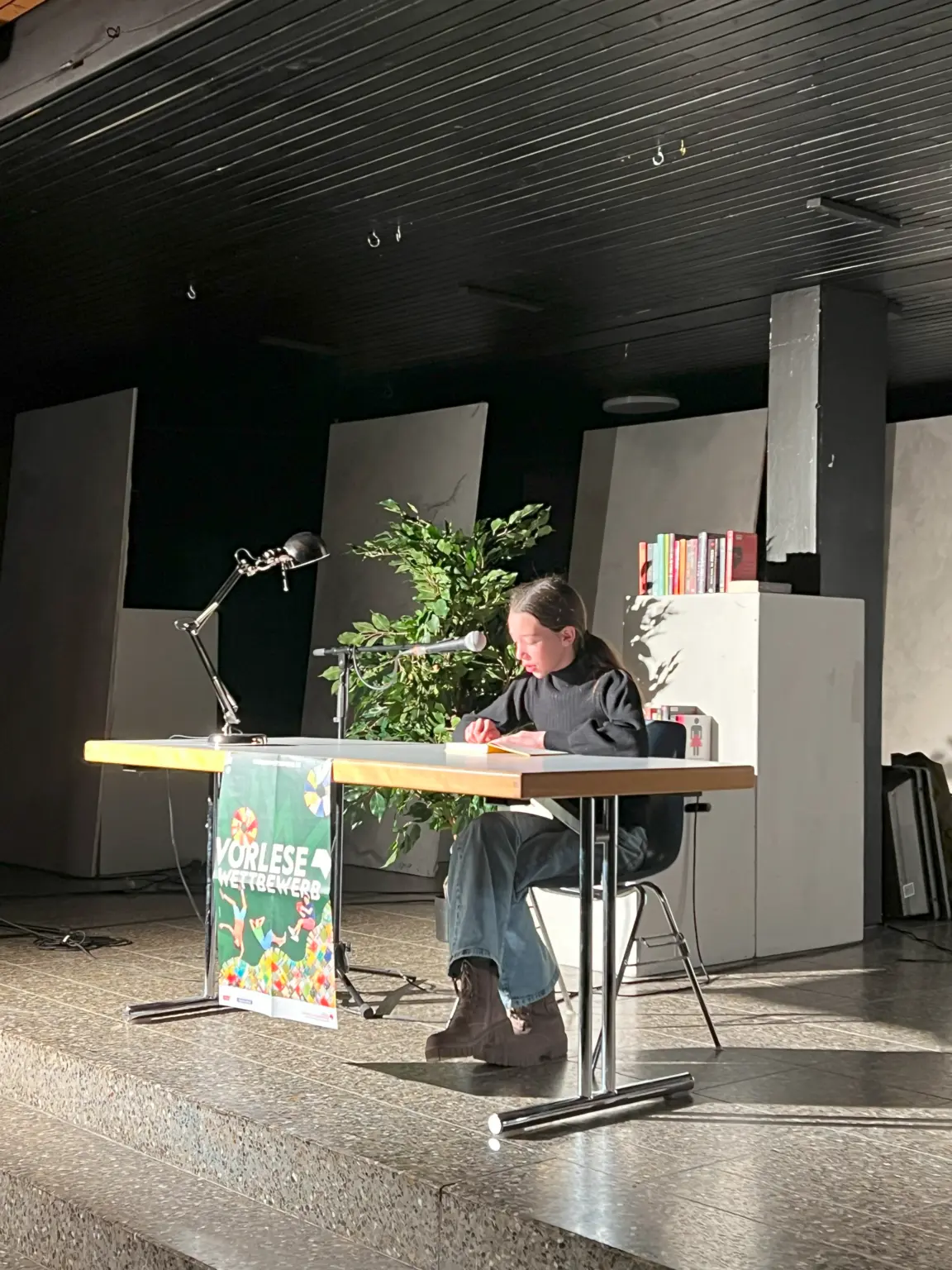 St. Landolin Schule Vorlesewettbewerb Lesende